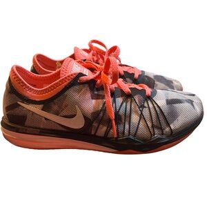 Nike Fusion Training Shoes in Gray and Pink